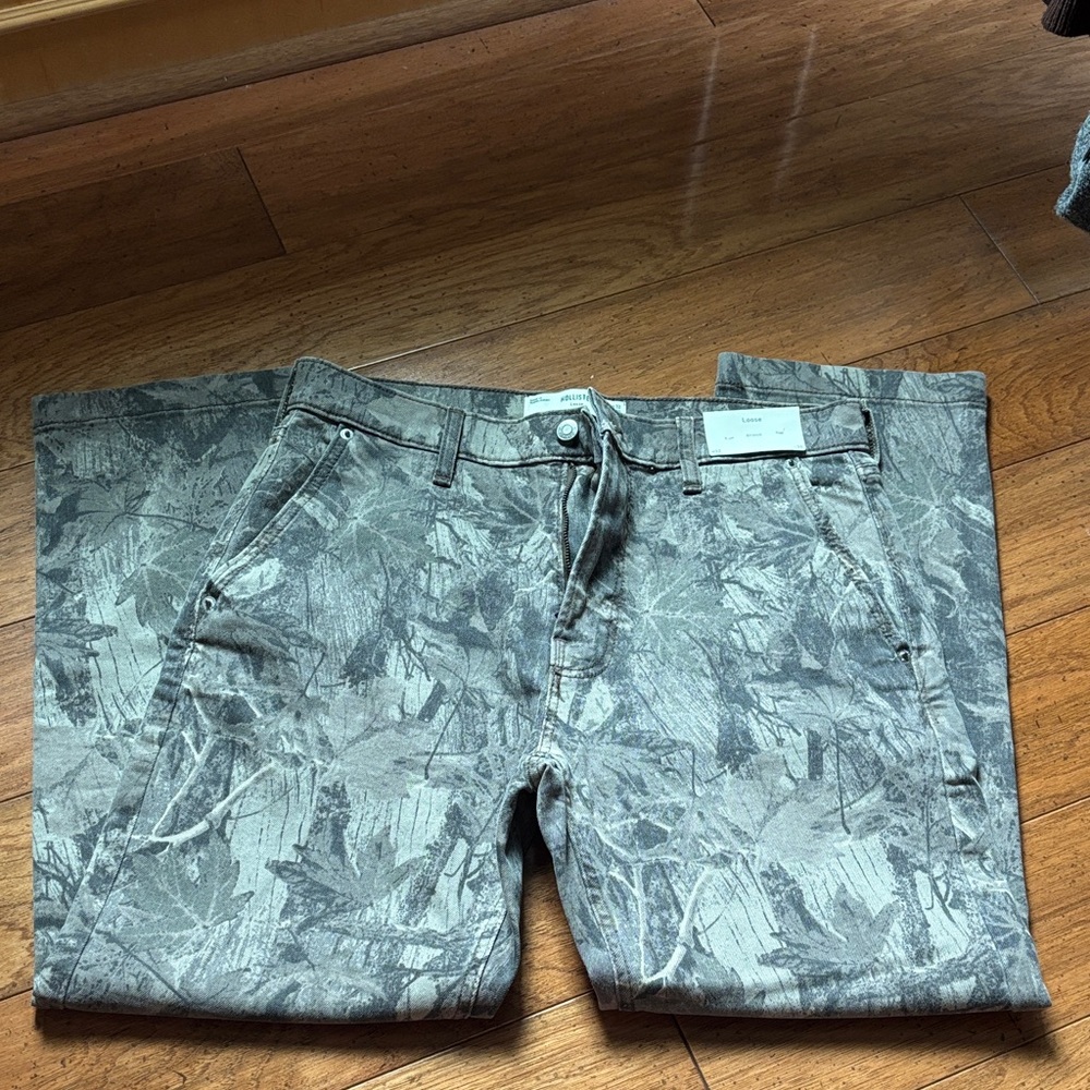 Hollister Men's Gray Camouflage Relaxed Jeans